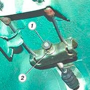 Снятие и замена троса ручного тормоза на ВАЗ 2110, 2111, 2112