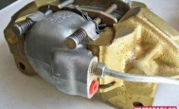 Замена тормозного суппорта на ВАЗ 2102 Замена тормозного суппорта на ВАЗ 2102